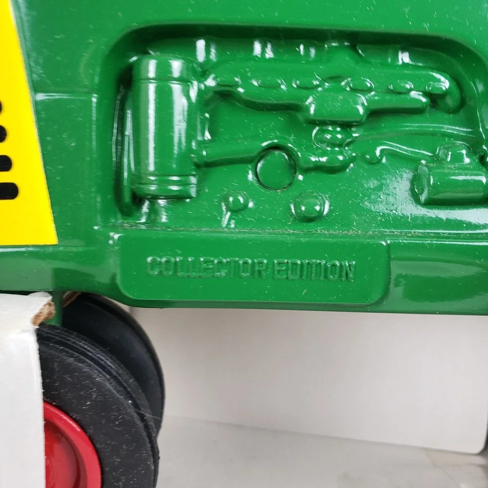 Spec-Cast Oliver Super 88 1/16 Die-Cast Tractor 1993 Louisville Show SCW 030